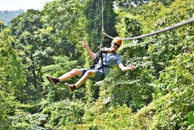 Medio día de aventura en tirolesa en Samui