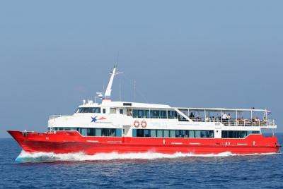 Koh Tao al aeropuerto de Surat Thani por Seatran Discovery Ferry 