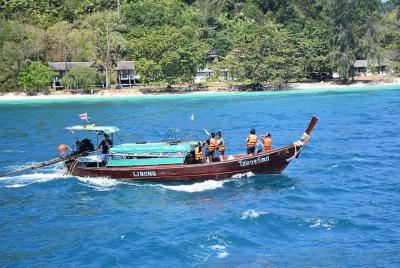 Excursión a cuatro islas hasta la cueva esmeralda en barco de cola larga desde Koh Lanta Excursión a cuatro islas hasta la cueva esmeralda en barco de cola larga desde Koh Lanta