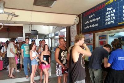  Koh Tao a Bangkok tras la transferencia COVID-19 en lancha rápid