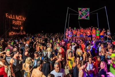 Entrada a la fiesta de luna llena de Koh Phangan con recogida Entrada a la fiesta de luna llena de Koh Phangan con recogida
