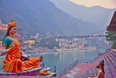 Divina peregrinación de Chardham en el Himalaya Divina peregrinación de Chardham en el Himalaya