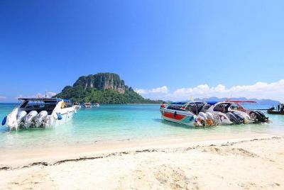 Excursión de un día a 4 islas en lancha rápida