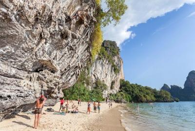 Aventura de escalada en la playa de Railay desde Krabi Aventura de escalada en la playa de Railay desde Krabi