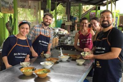 Clase de cocina tailandesa de Ya en Krabi