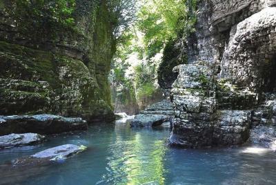 Tour privado de Batumi a Kutaisi, cañones de Martvili, cuevas de  Tour privado de Batumi a Kutaisi, cañones de Martvili, cuevas de