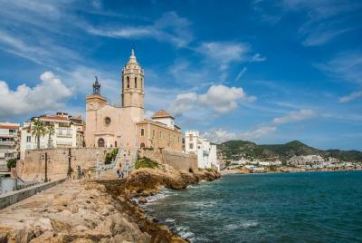 Excursión de día completo a Tarragona y Sitges para grupos pequeñ