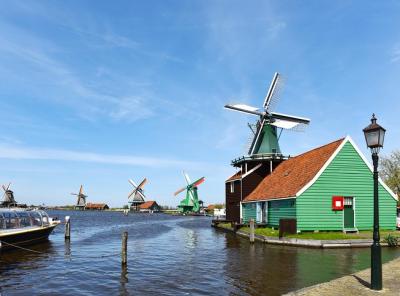 Tour de medio día por Zaanse Schans más crucero por el canal de Á
