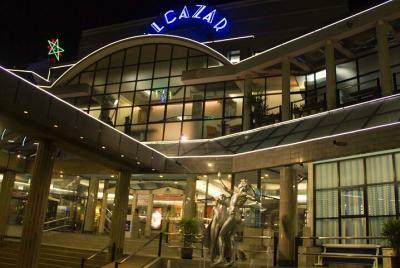 Alcazar Cabaret Show en Pattaya con traslado al hotel