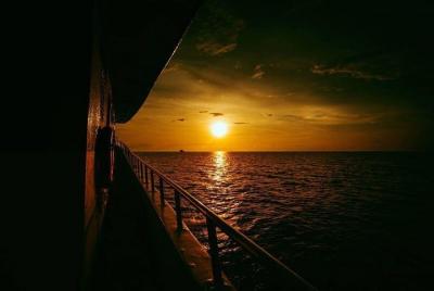 Crucero con cena al atardecer desde Phuket (Best Seller)