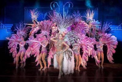 Simon Cabaret Show en la entrada de Phuket