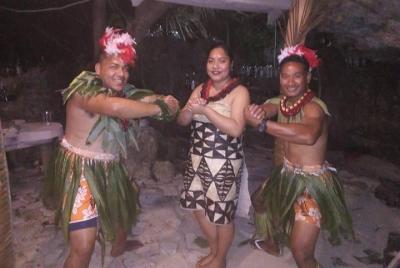 Tour al atardecer y fiesta en la isla