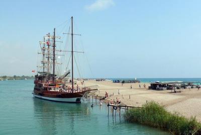 Crucero por el río Manavgat con el Gran Bazar Crucero por el río Manavgat con el Gran Bazar