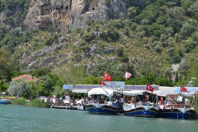 Crucero de día completo para grupos pequeños en Dalyan desde Bodr Crucero de día completo para grupos pequeños en Dalyan desde Bodr