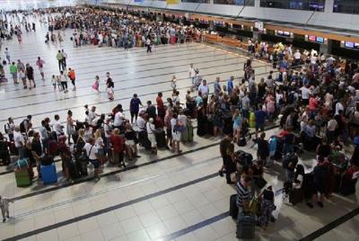 Fat Taxi - Traslado privado del aeropuerto de Antalya (AYT) a Sid