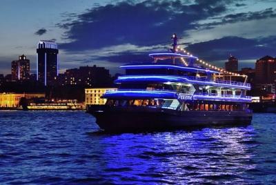 Crucero con cena por la tarde en el Bósforo desde Estambul