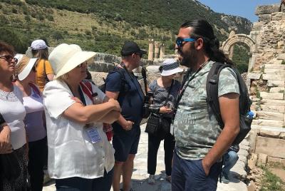 Tour privado de 2 días a Éfeso y Pamukkale desde Kusadasi  Tour privado de 2 días a Éfeso y Pamukkale desde Kusadasi