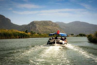 Excursión a la ciudad de Dalaman, baño de barro de Dalyan y playa Excursión a la ciudad de Dalaman, baño de barro de Dalyan y playa