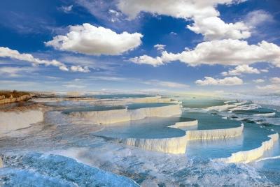 Excursión de un día a Pamukkale y Hierápolis desde Kuşadası y Sel Excursión de un día a Pamukkale y Hierápolis desde Kuşadası y Sel
