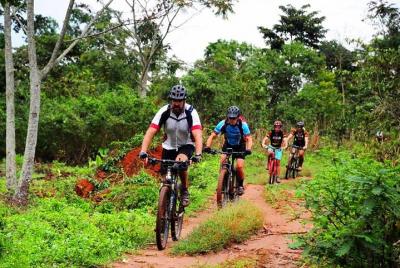 Tour en bicicleta por la isla del lago Victoria desde Kampala