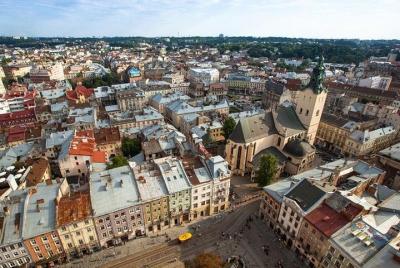 Tour privado guiado por la ciudad a través de los tejados de Lviv Tour privado guiado por la ciudad a través de los tejados de Lviv