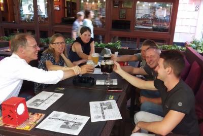 Paseo a pie por los pubs en Odessa