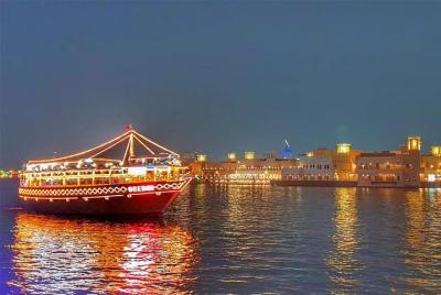 Dubai: cena y crucero de 2 horas por el dhow