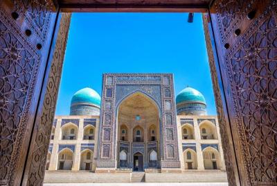 Tour virtual en Bukhara: Lyabi-Hauz, Trade Domes y Poi Kalon