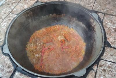 Plov haciendo en Samarcanda