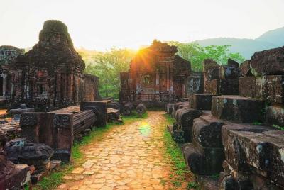 My Son Sanctuary Tour en grupo pequeño y ceremonia cultural desde