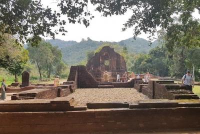 Coche privado a My Son Holyland- Unessco y Marble Mountain desde  Coche privado a My Son Holyland- Unessco y Marble Mountain desde