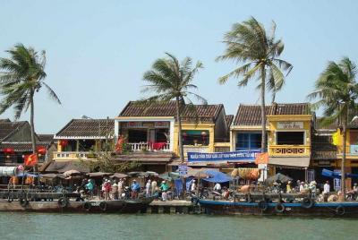 Excursión de medio día en barco por el río Thu Bon a las aldeas a
