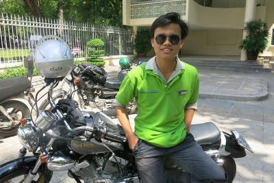 Vida nocturna y comida en Da Nang en moto (4:00 p.m. - 8:30 p.m.)