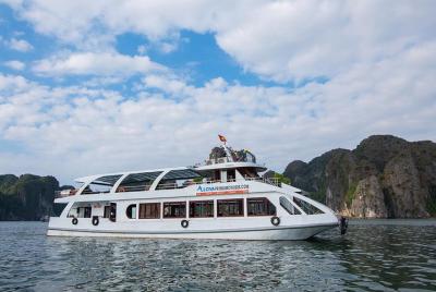 Explorar la bahía de Halong de 1 día con cueva, kayak y natación  Explorar la bahía de Halong de 1 día con cueva, kayak y natación