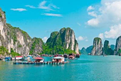 Bahía de Halong: día completo con Heaven Cave y kayak Bahía de Halong: día completo con Heaven Cave y kayak