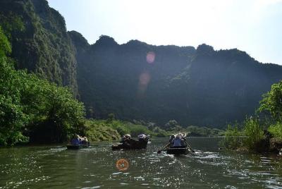 Hoa Lu - Tam Coc 1 día de viaje Hoa Lu - Tam Coc 1 día de viaje