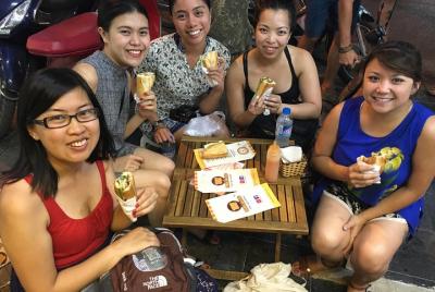Tour privado: recorrido gastronómico callejero a pie de Hanoi Tour privado: recorrido gastronómico callejero a pie de Hanoi