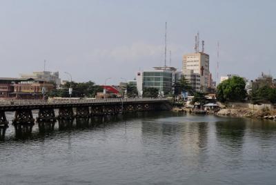 Tour privado de Benin 3 días (Cotonou, Lago Ganvie, Ouidah)