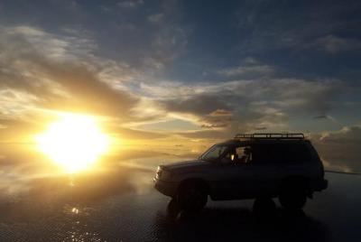Amanecer en el Salar de Uyuni