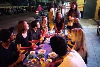 Hanoi Street Food + Tour de vida nocturna Hanoi Street Food + Tour de vida nocturna