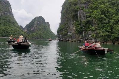 Excursión de un día a la Pagoda del perfume desde Hanoi
