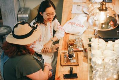 Experiencia BonBon: Hanoi Coffee Tour