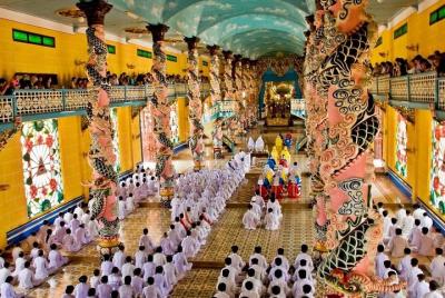 Túneles privados de Cu Chi y Templo Cao Dai 1 día