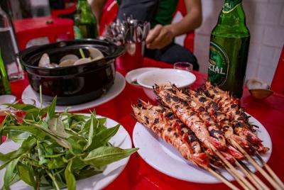 Comida callejera de Saigón y turismo en scooter