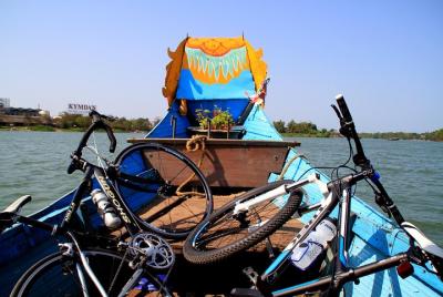 Excursión de ciclismo de día completo a Hue que incluye paseo en  Excursión de ciclismo de día completo a Hue que incluye paseo en
