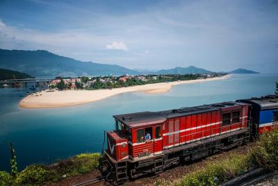 Traslado privado de Hue a Hoian con Hai Van Pass y Lang Co Beach Traslado privado de Hue a Hoian con Hai Van Pass y Lang Co Beach