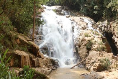 Excursión de día completo a las cuevas de Dalat Tiger Falls trekk