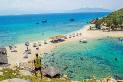 Excursión grupal de día completo a las islas de Nha Trang Salanga
