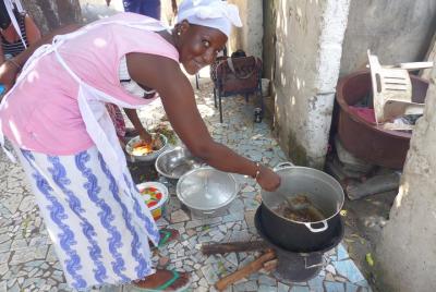 Experiencia privada de cocina casera gambiana de un día en Banjul Experiencia privada de cocina casera gambiana de un día en Banjul
