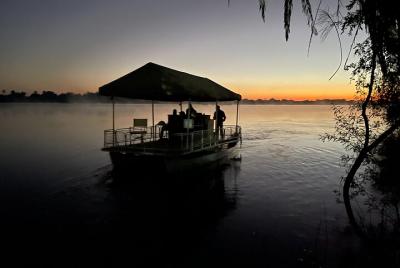 Crucero privado al amanecer por el río Zambezi